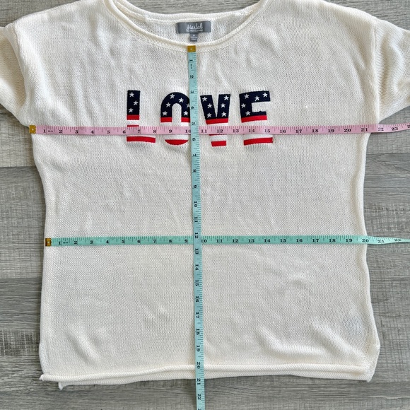 Marled Cream Crew Neck Sweater with Americana Love Graphic (size M) - Picture 9 of 15